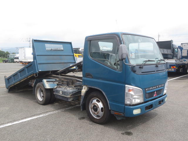 株式会社カネタニ 中古トラック パーツの総合センター