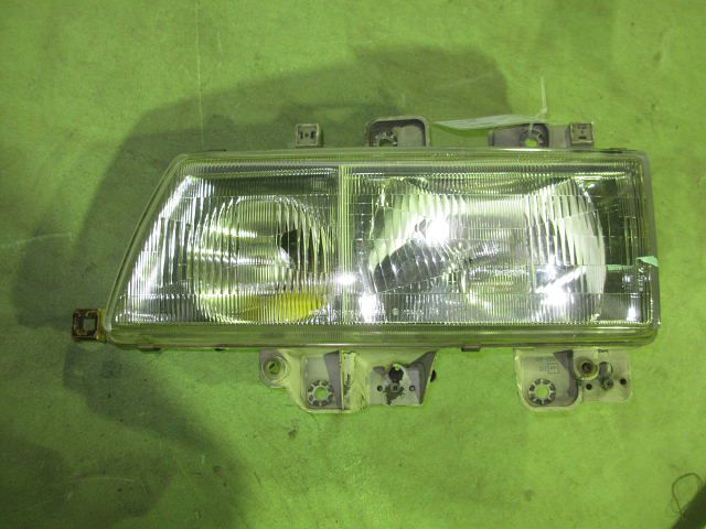 RP022534 日産 ﾍｯﾄﾞﾗｲﾄAy(左) | 株式会社カネタニ | トラック＆パーツ